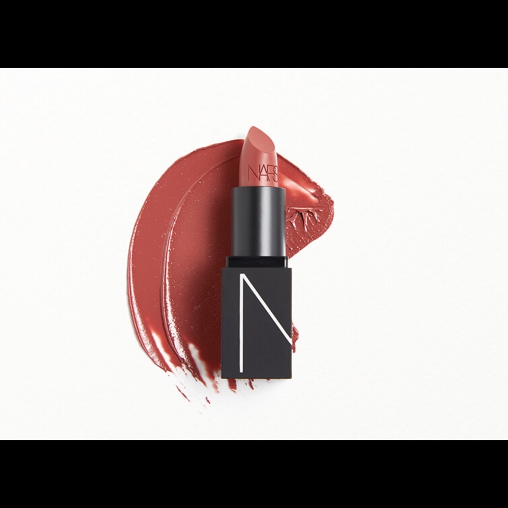 NARS COSMETICS
Lipstick in Tolède